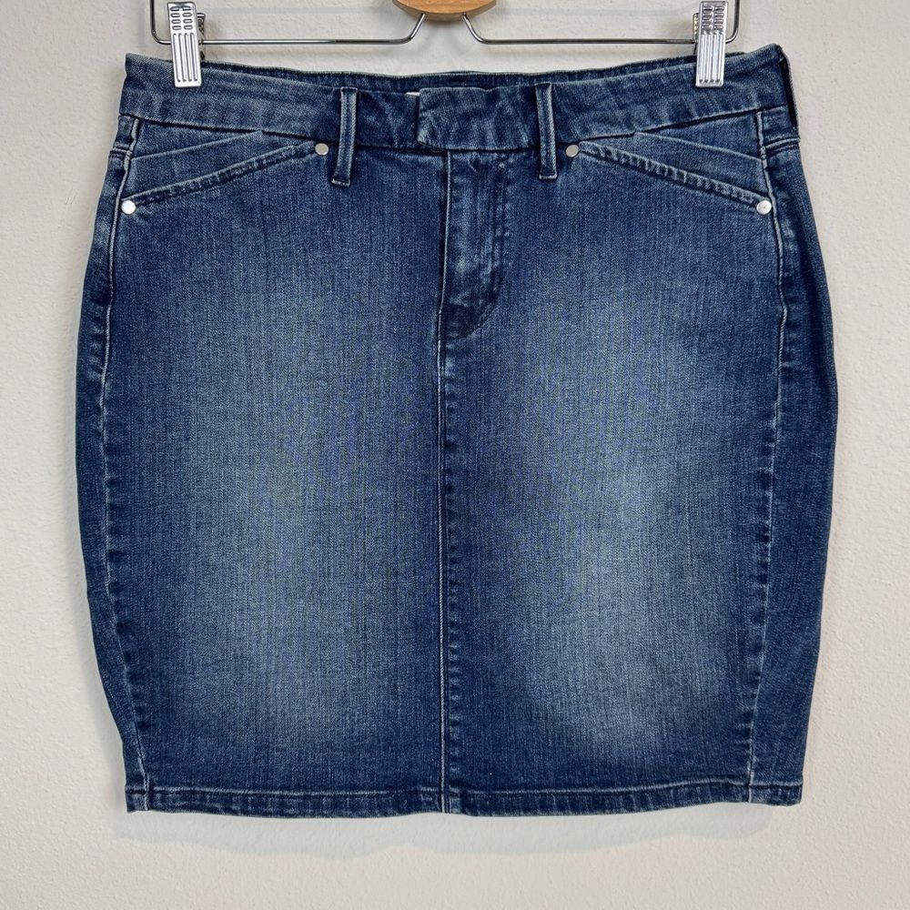 Levi’s Denim Mini Skirt 8/29